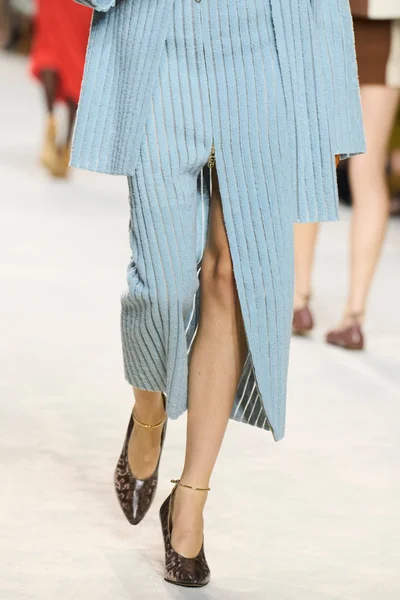 Look 43